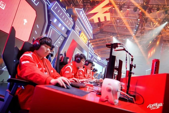 地发动进攻 地发动进攻