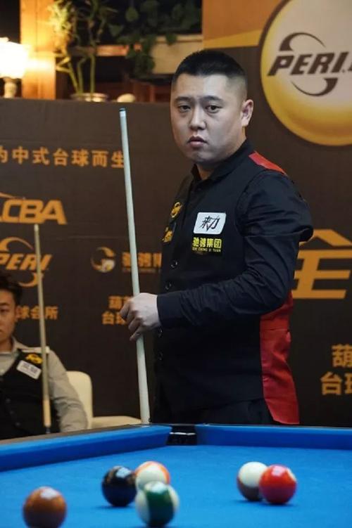 她在多个回 她在多个回